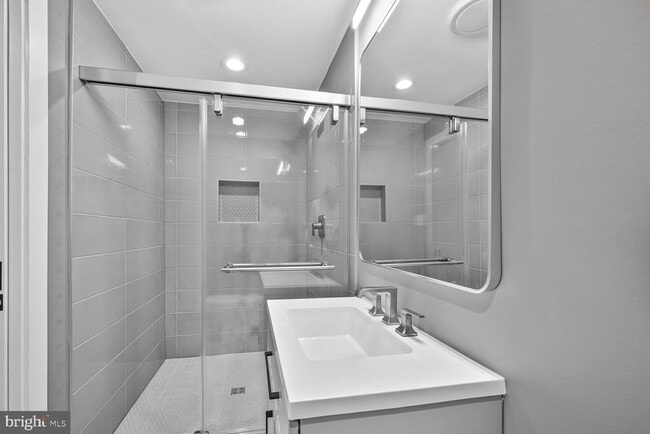 Building Photo - 10222 Arizona Cir