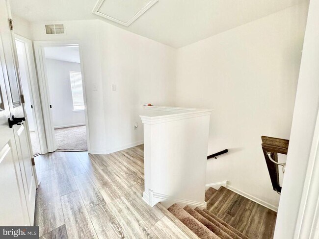 Building Photo - 1066 Wickersham Wy