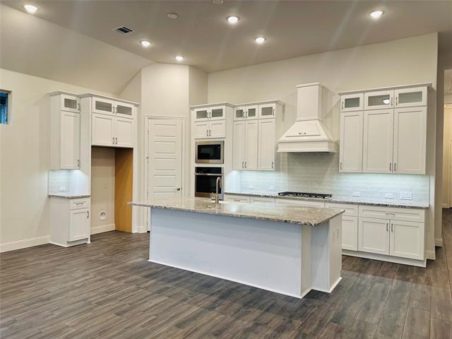 Building Photo - 1605 Hart Dr