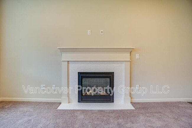 Building Photo - 13802 NE 117th Ave