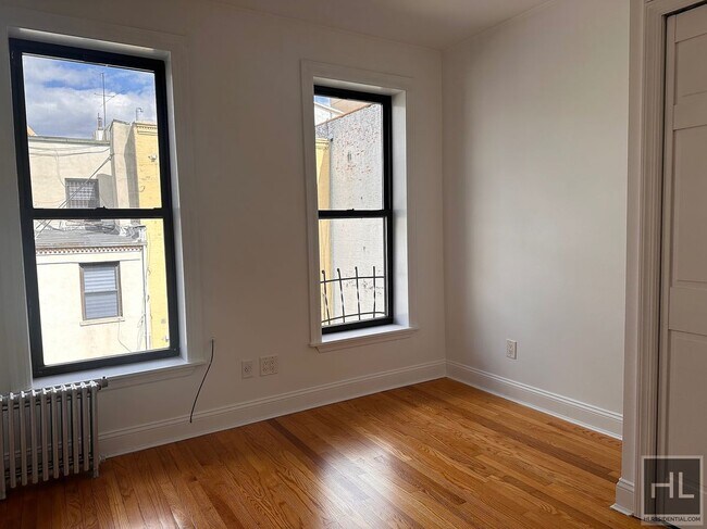 Building Photo - EAST 7 STREET