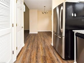 Building Photo - 707 S Marshall St