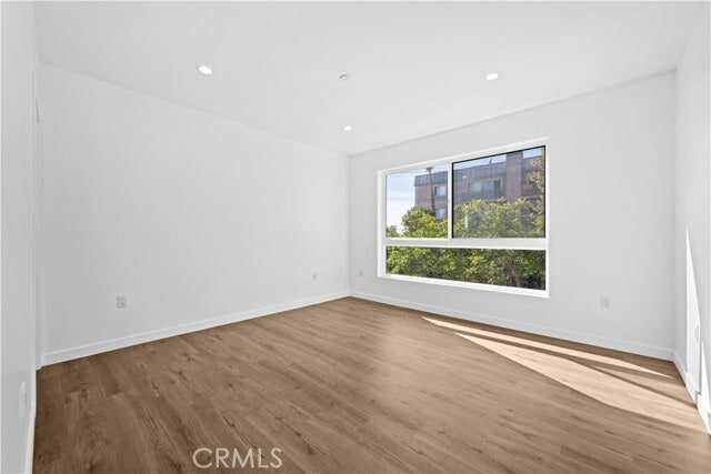 Building Photo - 1340 N Kingsley Dr