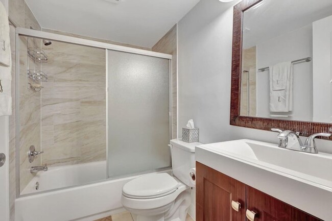 Building Photo - 12641 Westhampton Cir