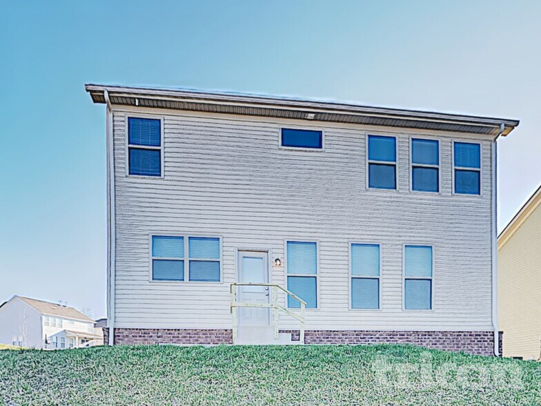 Building Photo - 3015 Montrose Ln