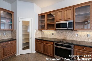 Building Photo - 21122 Balmoral Pl