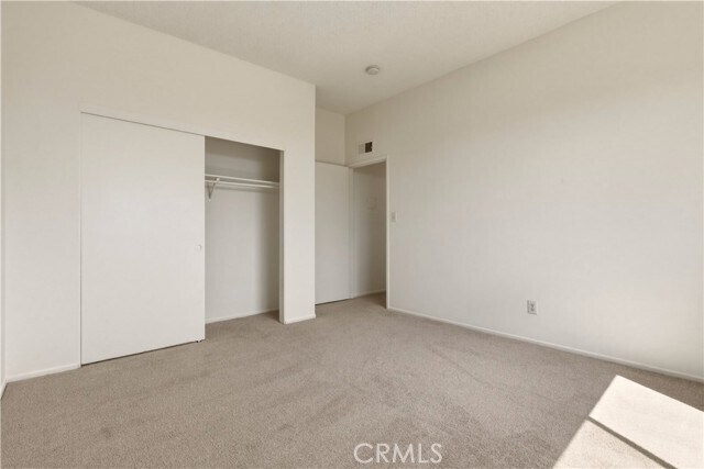 Building Photo - 17312 Chatsworth St