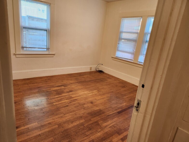 Building Photo - 5416 El Camile Ave