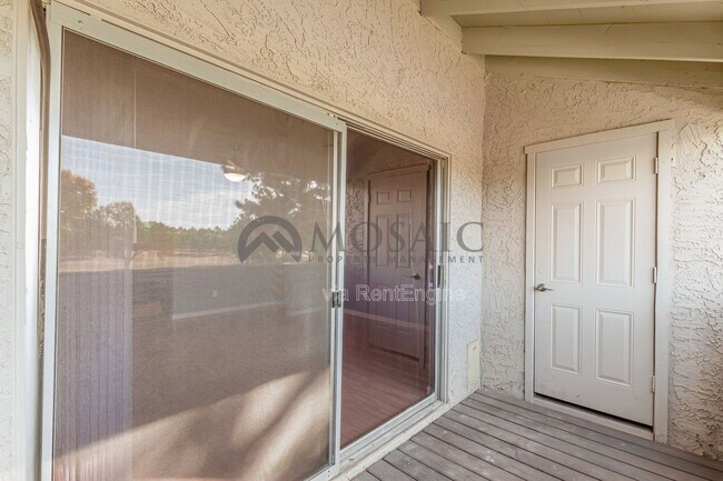 Building Photo - 4444 E Paradise Vlg Pkwy S