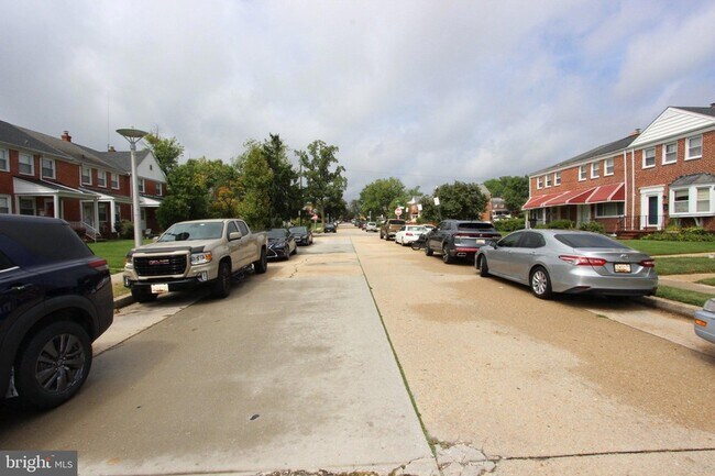 Building Photo - 1612 Sherwood Ave