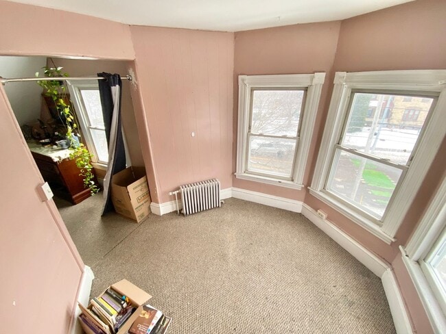 Building Photo - 34 Colchester Ave