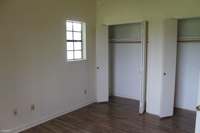 Building Photo - 2 br, 1.5 bath 4plex - 635 Esplanade St Apt 4