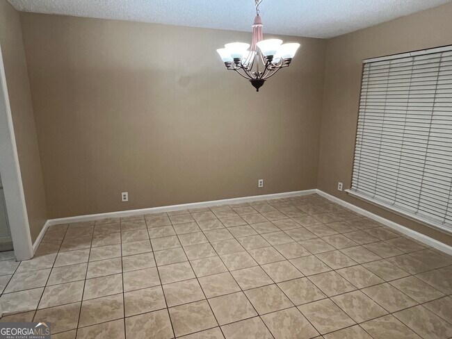 Building Photo - 152 Woodvalley Ct