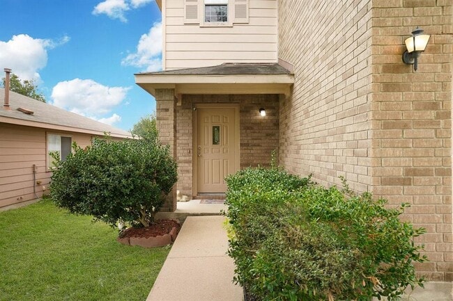 Building Photo - 140 Opal Lake Dr