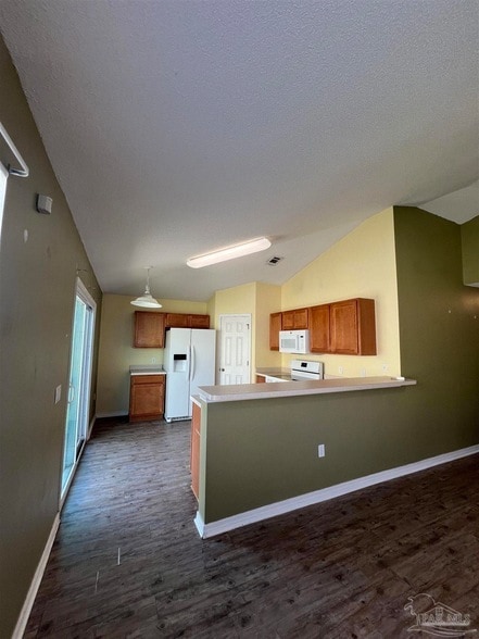 Building Photo - 120 Nivana Dr