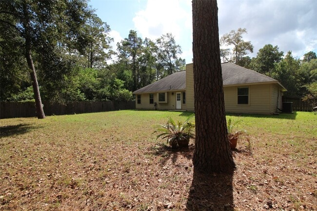 Building Photo - 1504 Glen Oaks Dr