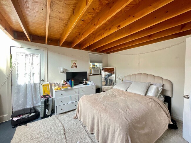 Building Photo - 416 N 31st St