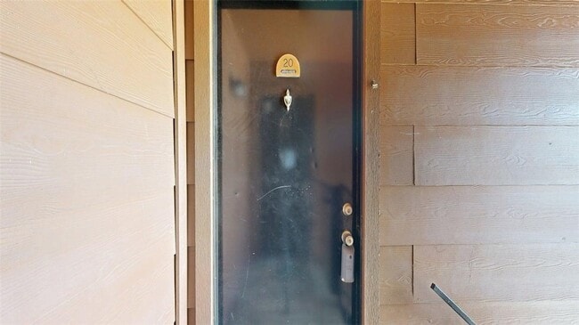 Building Photo - 904 University Oaks Blvd