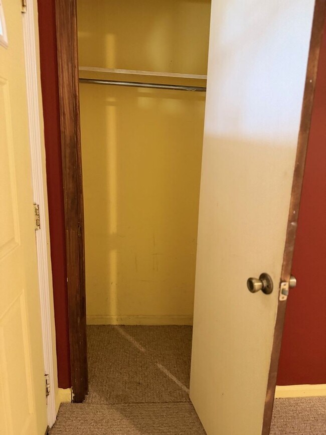 Building Photo - 307 McKellar Dr