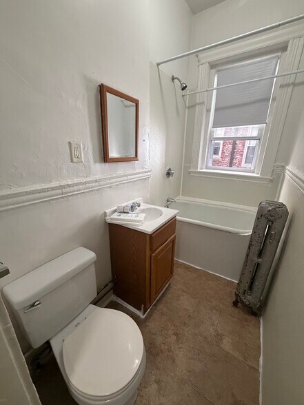 Building Photo - 25 Walbridge St