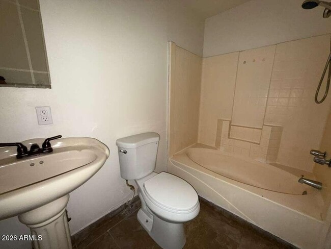 Building Photo - 1313 C Ave