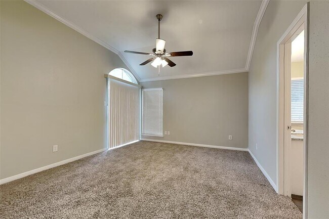 Building Photo - 8635 Spring Green Dr