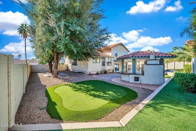 Building Photo - 5044 E Paradise Ln