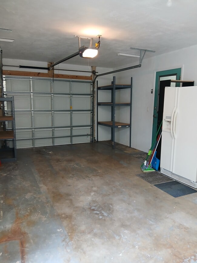 Building Photo - 5682 45th Ave N