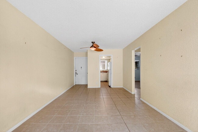 Building Photo - 510 Lake Shore Dr