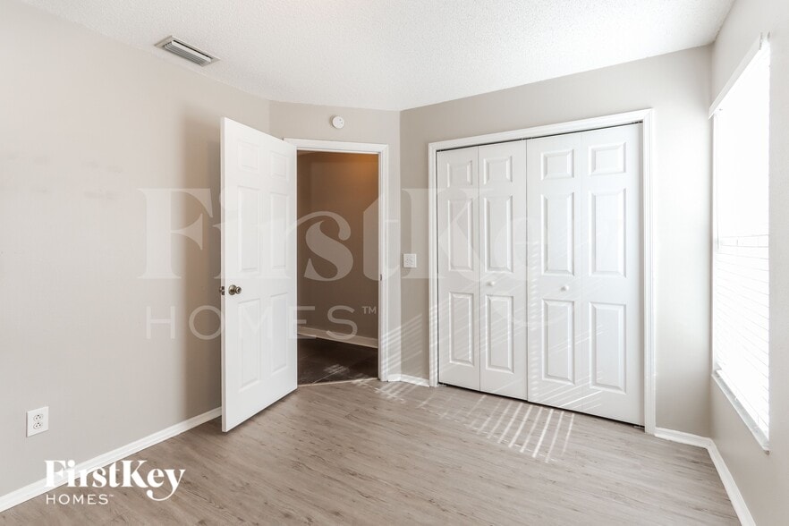 Building Photo - 11780 Shirburn Cir