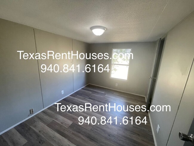 Building Photo - Charming 3-Bedroom Home on 5 Acres – Peace...