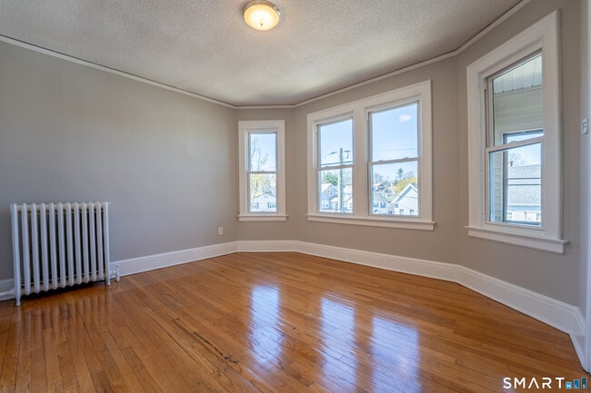 Building Photo - 47-49-49 Roxbury St