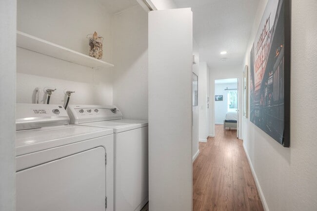 Building Photo - Furnished 2 bedroom in Carlsbad-Close to Beach