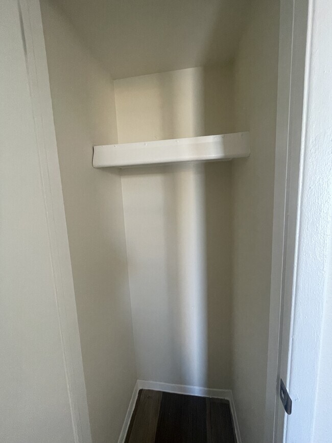 Building Photo - 204 Prado Rd