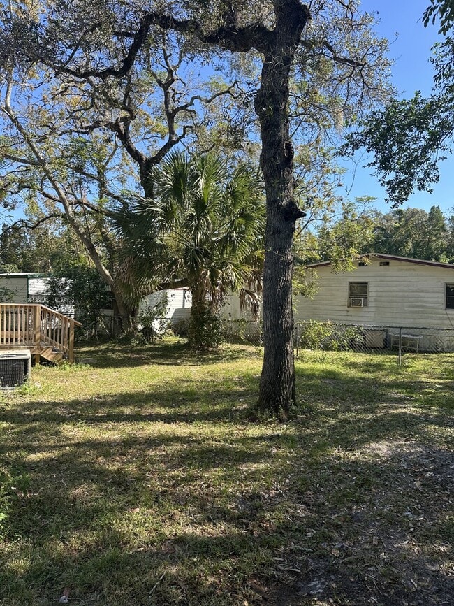 Building Photo - Completely remodeled 2 bedroom, 1.5 bath H...