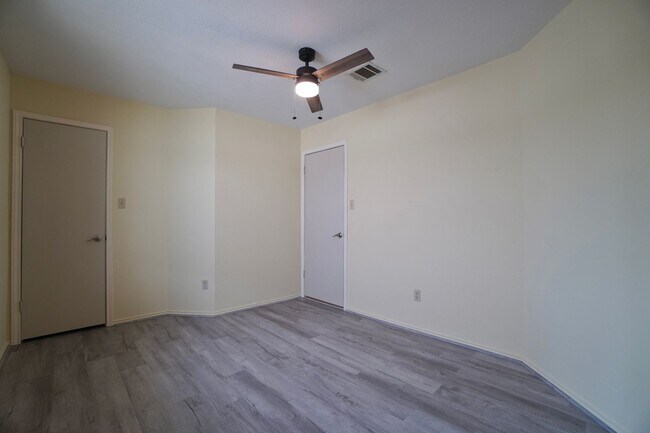 Building Photo - 14009 Conner Downs Dr