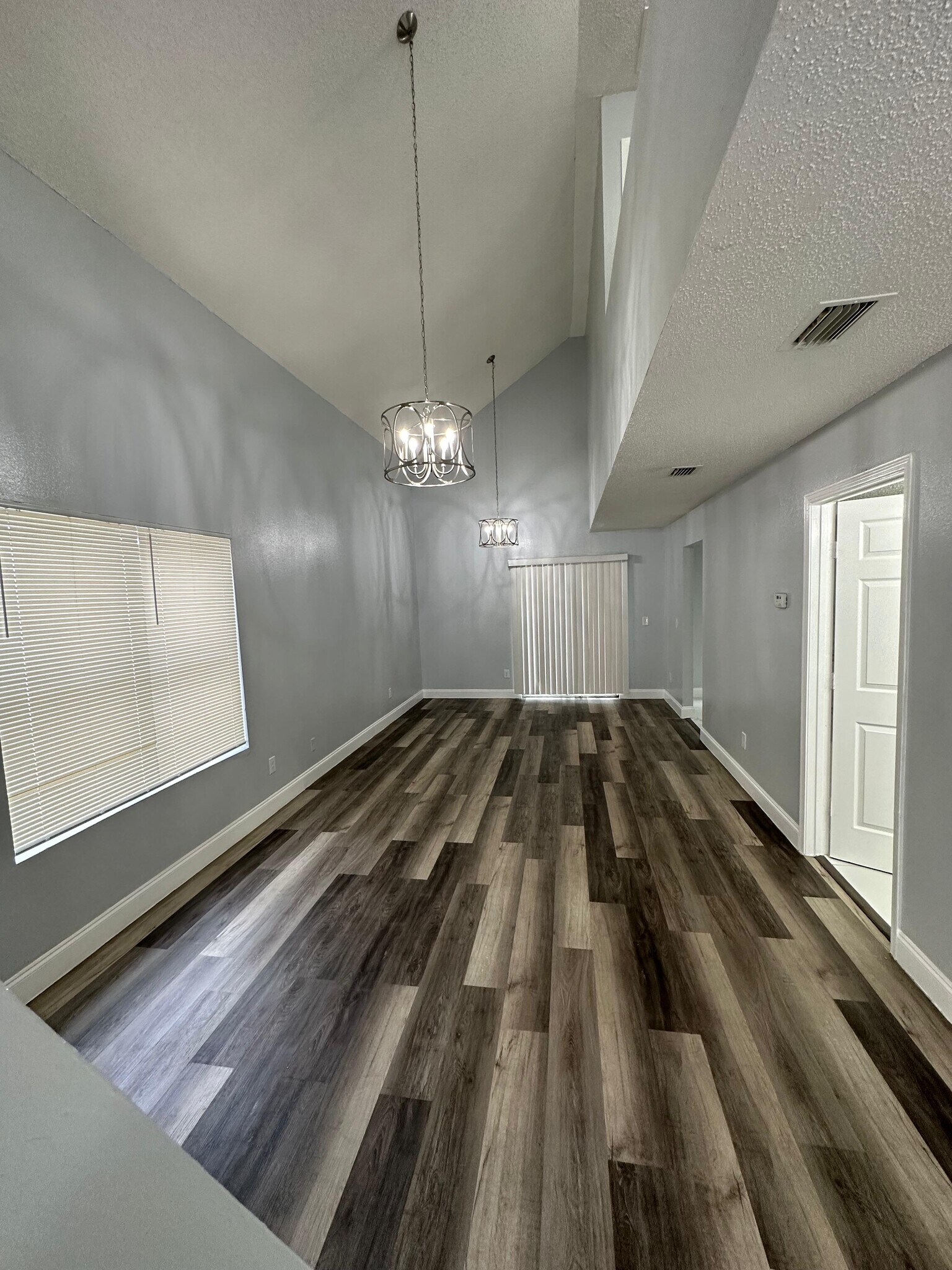 Building Photo - 10973 Traci Lynn Dr