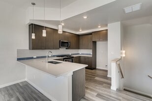 Building Photo - 741 Kubat Ln