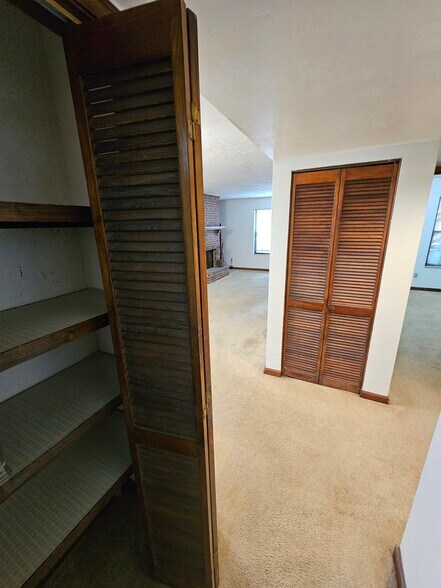 Building Photo - 324 Teal Ln