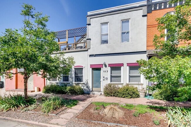 Building Photo - 117 Elati St Unit #2