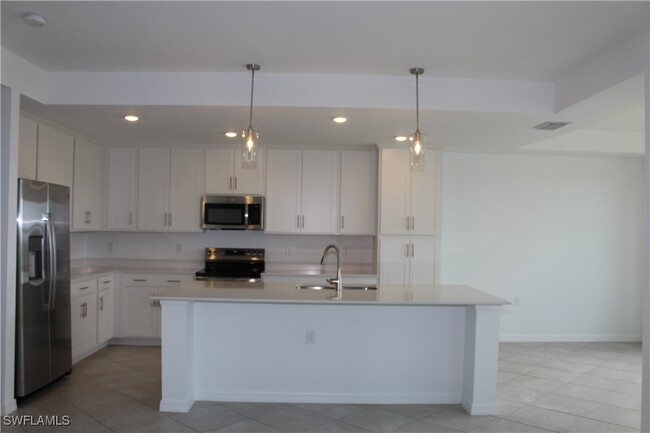 Building Photo - 5555 Double Eagle Cir
