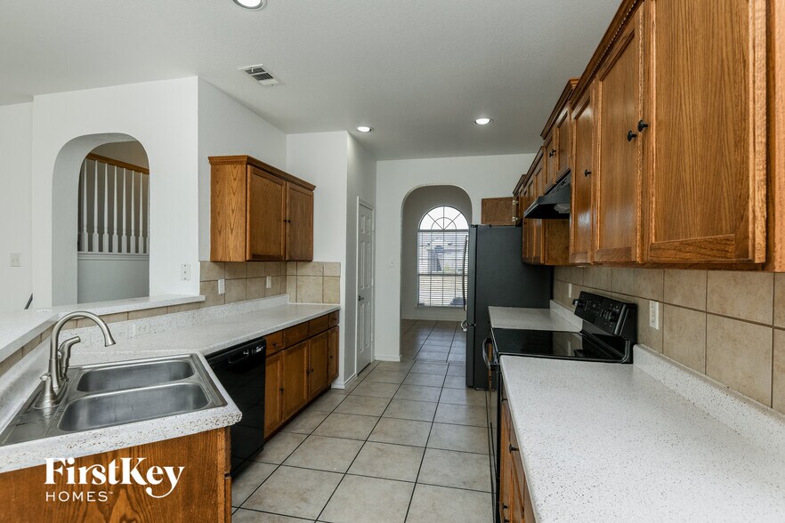 Building Photo - 1101 Sunderland Ln