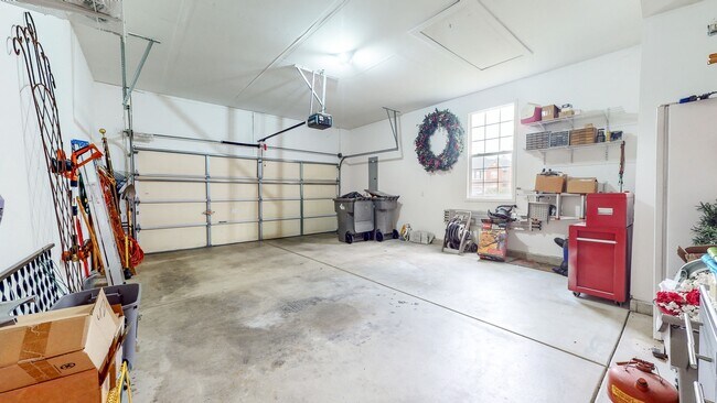 Building Photo - 7053 Sycamore Run Dr