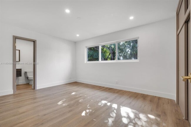 Building Photo - 17505 SW 91st Ave