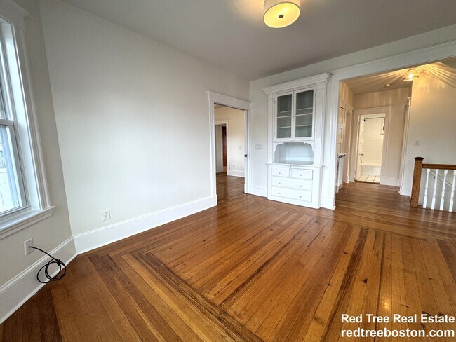 Building Photo - 14 Breck Ave