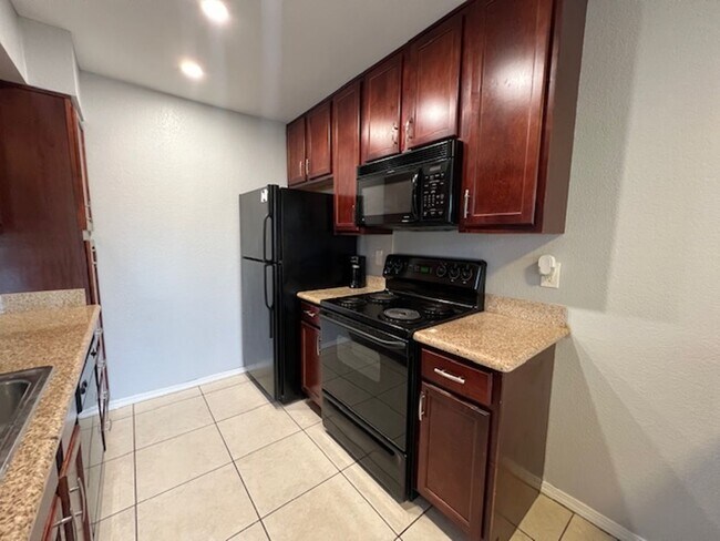 Building Photo - Scottsdale Condo
