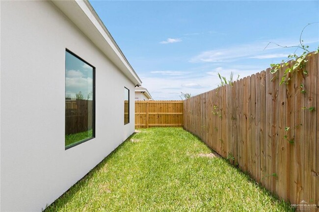 Building Photo - 1104 Sugar Gdn Dr