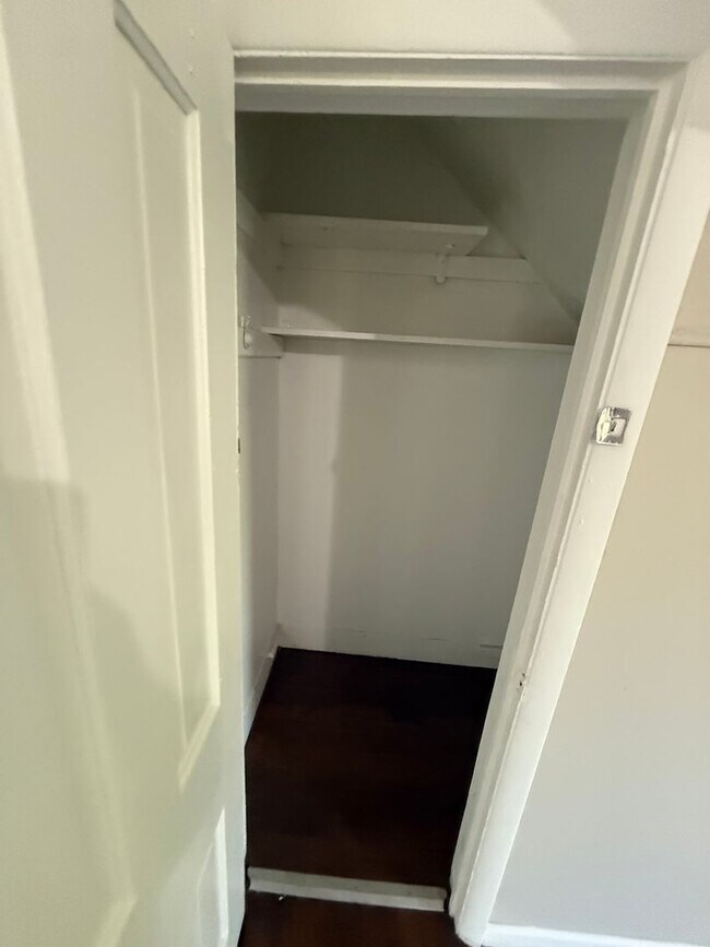 Building Photo - SECTION 8 and EDEN Accepted!! Your Newly Renovated Dream 5 Br Home Awaits!!