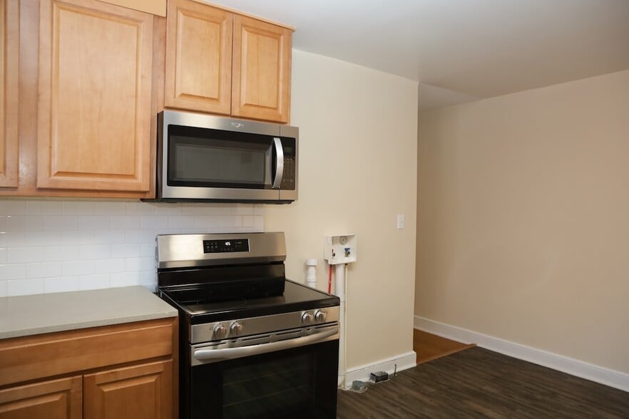 Building Photo - 1708 Walker Ave