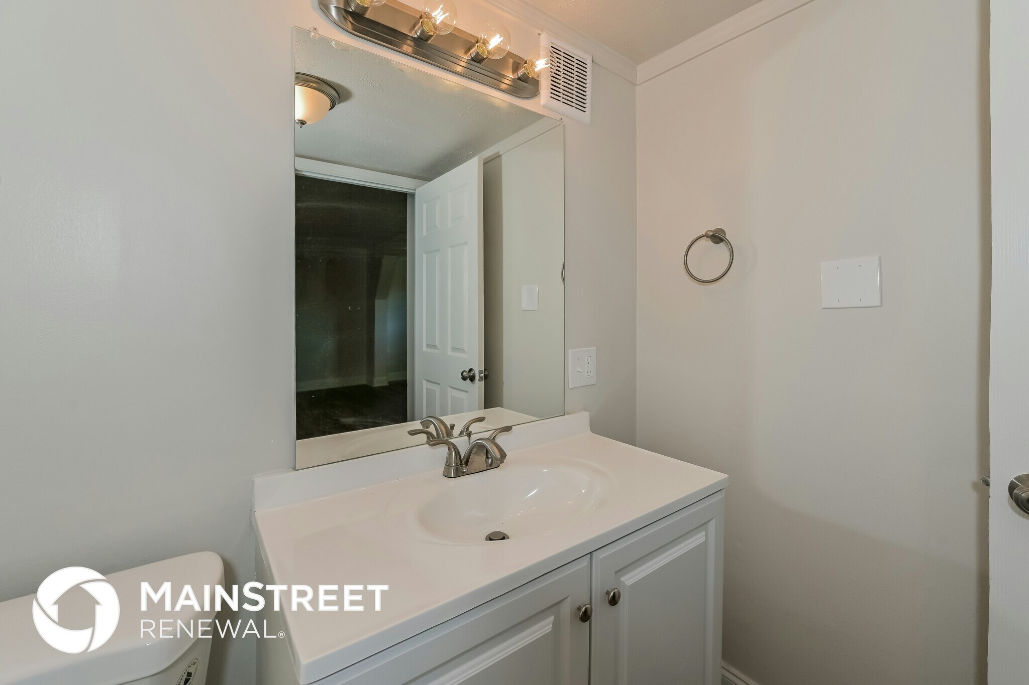 Building Photo - 5728 Wooded Acres Dr NW